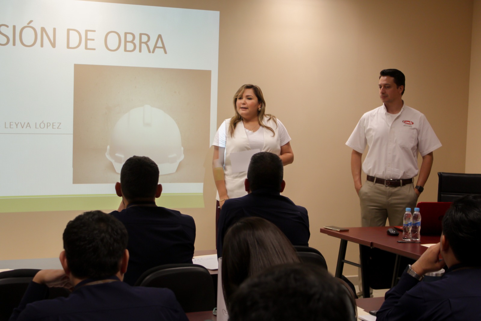 Servidores públicos de la ASE se capacitan en supervisión de obra.